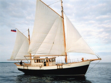 Two-masted sailing vessel skold-49