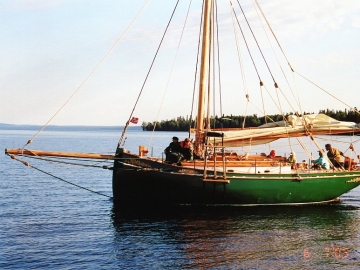 Classic wooden sailing yacht Grumant-31